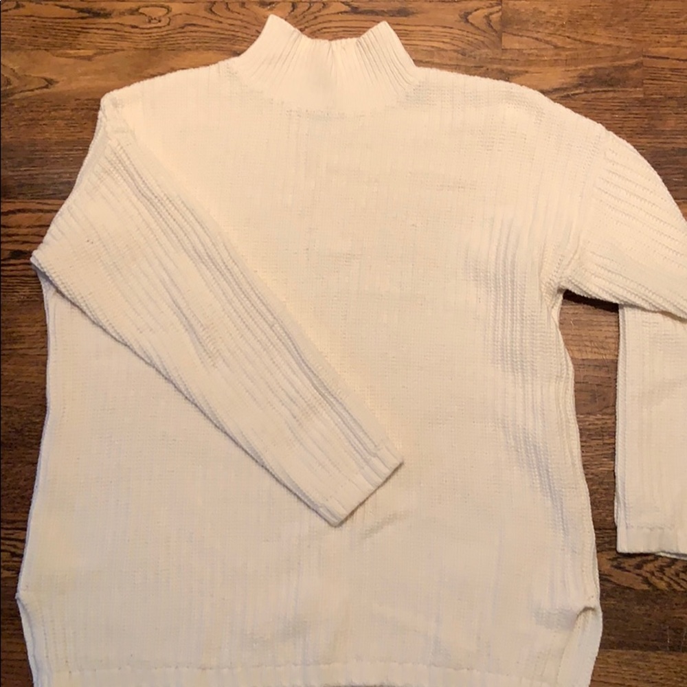 Gap Cream turtleneck sweater
